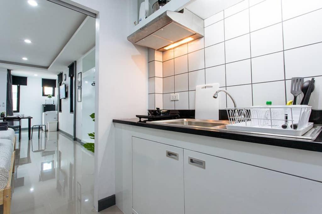 P4 Silom Large 2Beds Full Kitchen Wifi 4-6Pax Apartment Банкок Екстериор снимка
