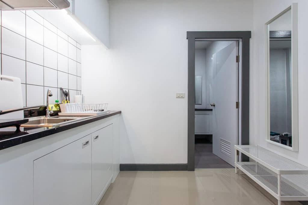P4 Silom Large 2Beds Full Kitchen Wifi 4-6Pax Apartment Банкок Екстериор снимка